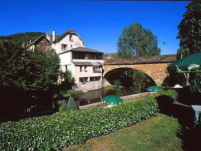 Les Chemins Francis - Modern Hotel Bagnols-les-Bains Exteriér fotografie